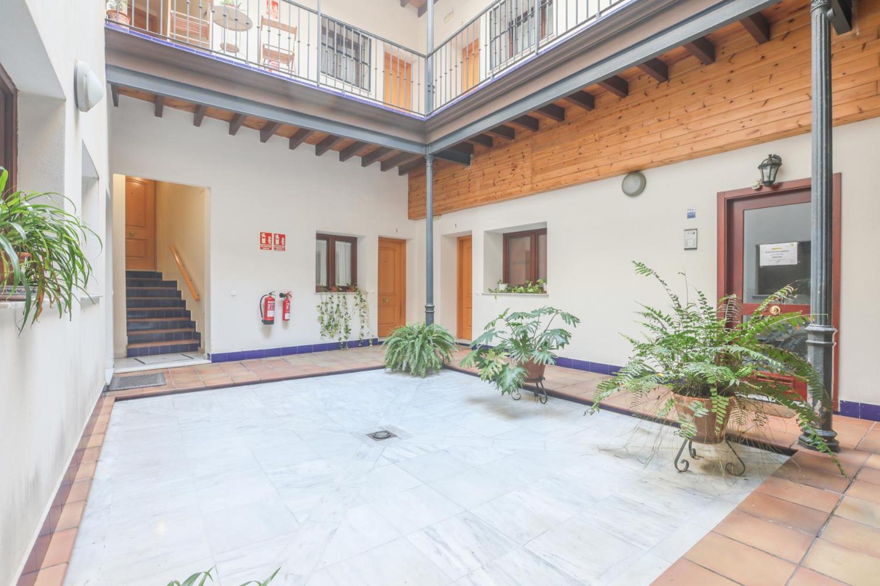 Galindo Center Premium Suites, Free Parking Sevilla Eksteriør billede